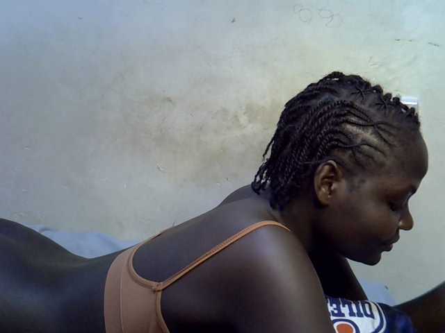 African-qeen1 live cam on BongaCams