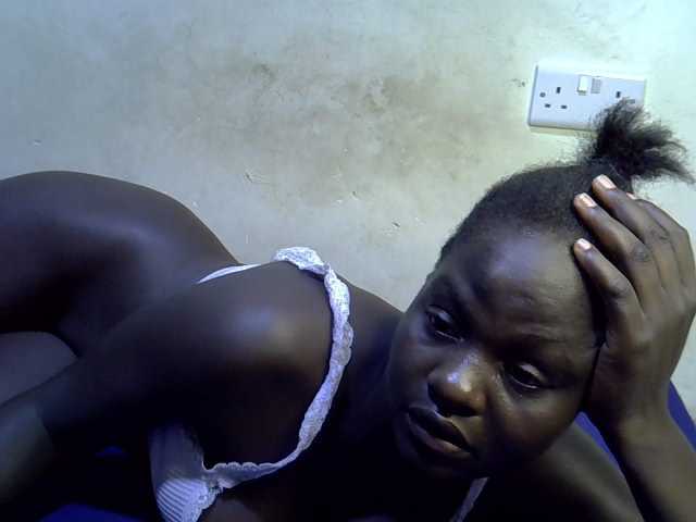African-qeen1