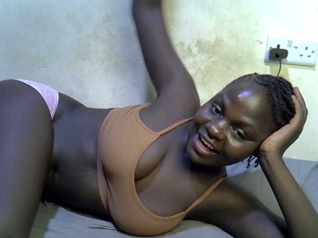 African-qeen1