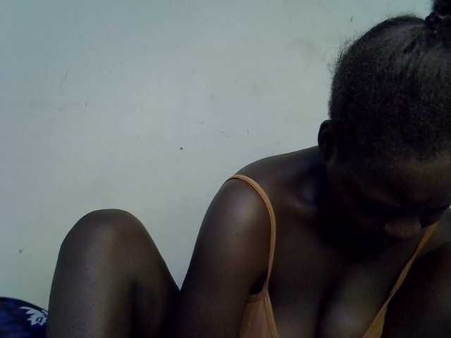 African-qeen1