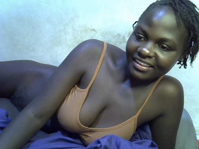 African-qeen1