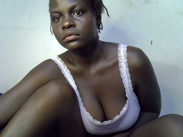African-qeen1 live cam on BongaCams