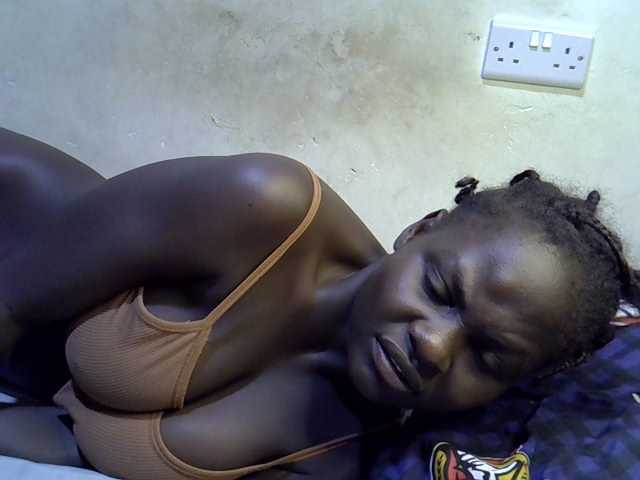 African-qeen1