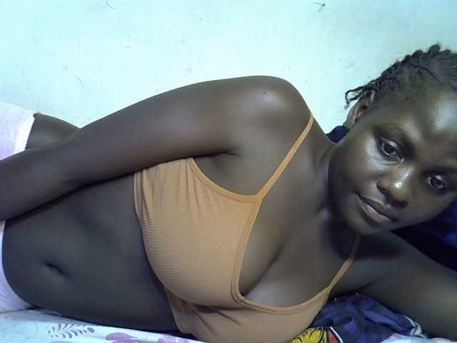 African-qeen1
