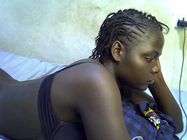 African-qeen1