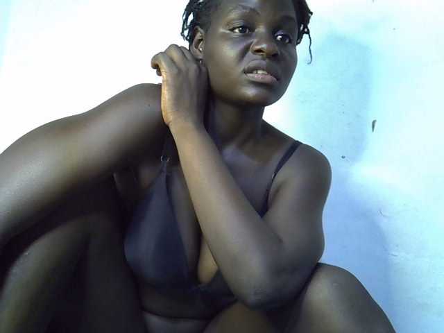 African-qeen1, live now on BongaCams
