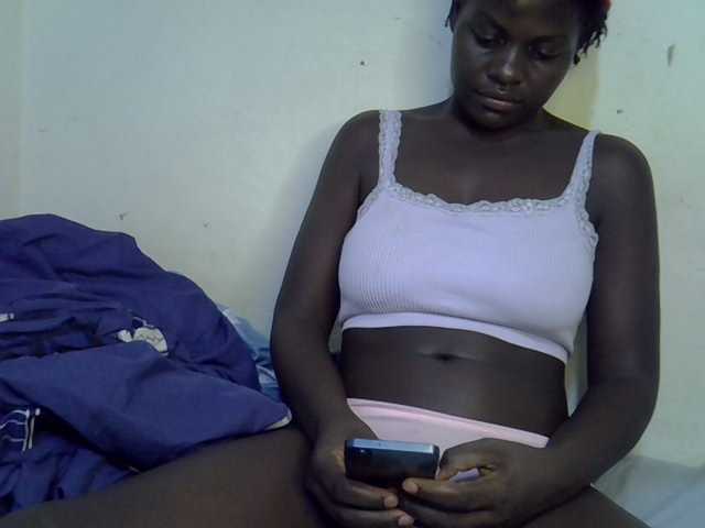 African-qeen1