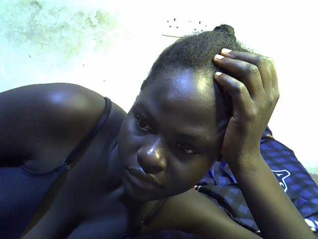 African-qeen1