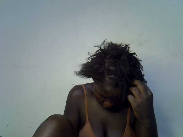 African-qeen1 live cam on BongaCams