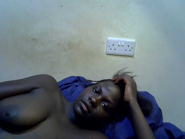 African-qeen1 live cam on BongaCams