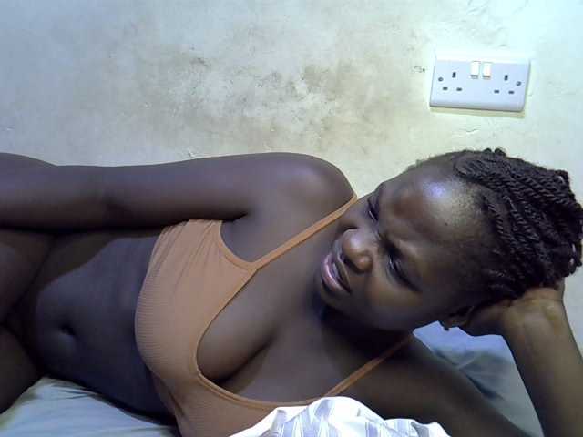 African-qeen1 live cam on BongaCams