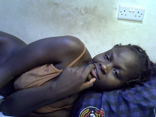 African-qeen1