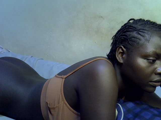 African-qeen1