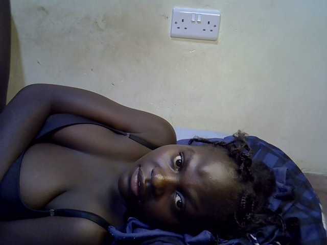 African-qeen1