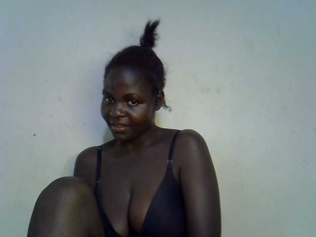 African-qeen1