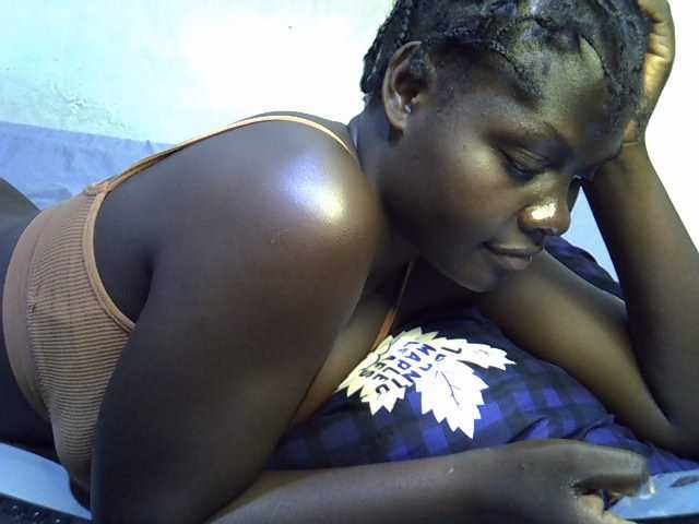 African-qeen1 live cam on BongaCams