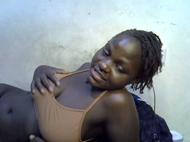 African-qeen1 live cam on BongaCams