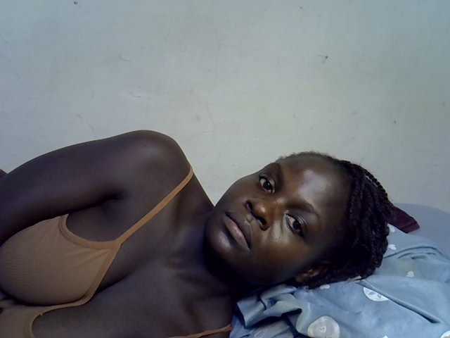 African-qeen1