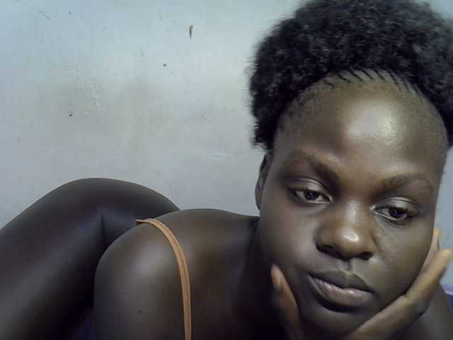 African-qeen1