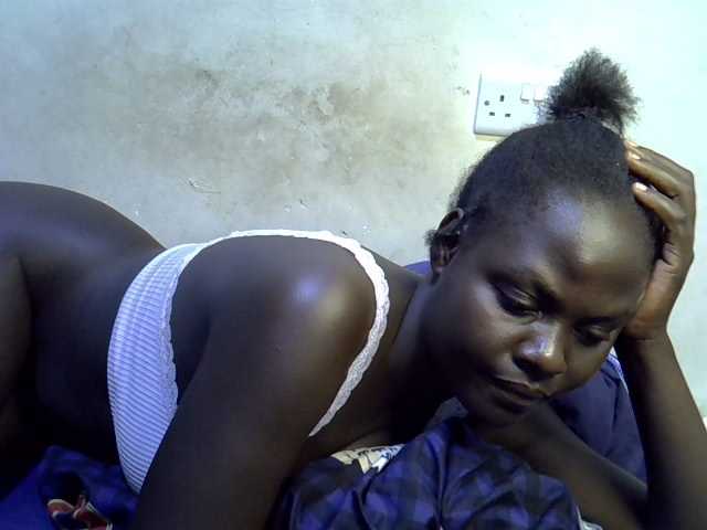 African-qeen1 live cam on BongaCams