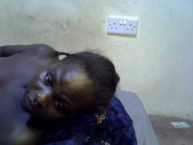 African-qeen1