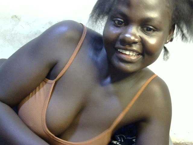 African-qeen1 live cam on BongaCams