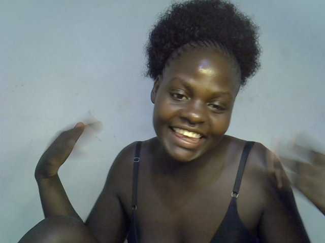African-qeen1