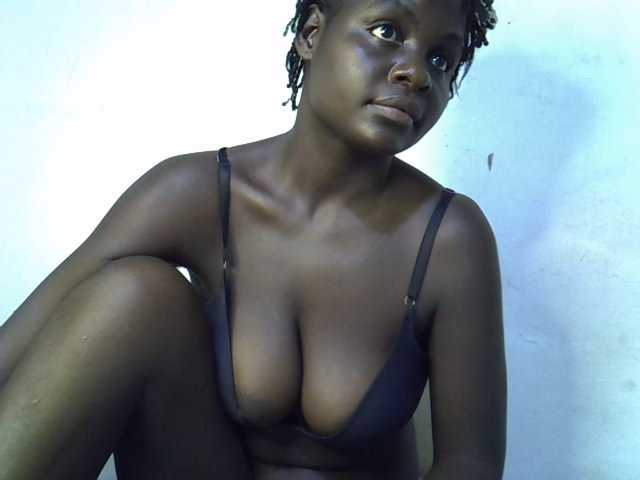 African-qeen1 live cam on BongaCams