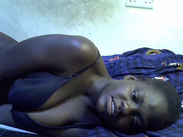 African-qeen1