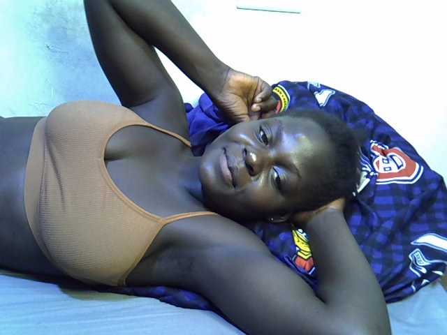 African-qeen1