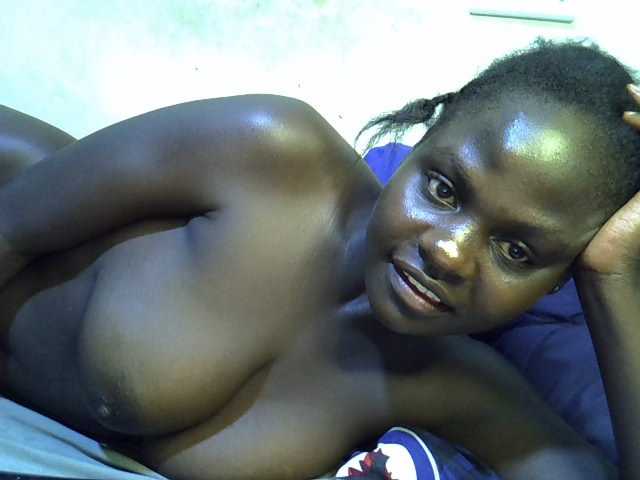 African-qeen1