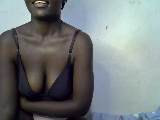African-qeen1 live cam on BongaCams