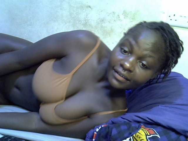 African-qeen1 live cam on BongaCams