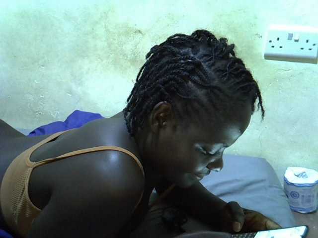 African-qeen1