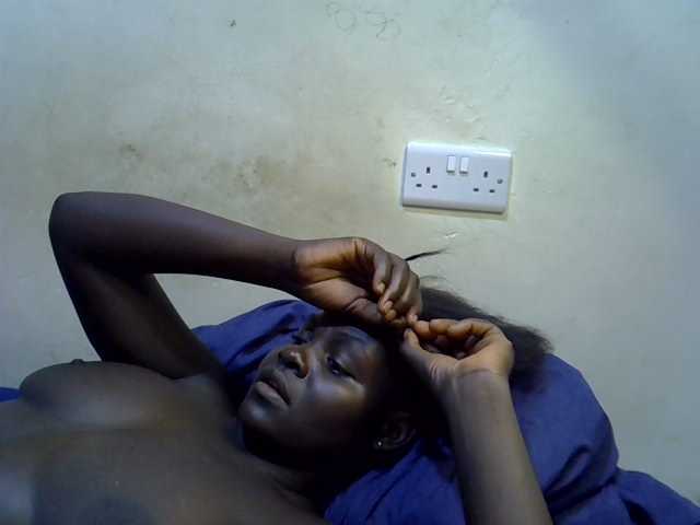 African-qeen1