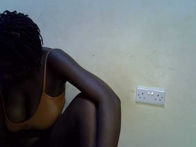 African-qeen1