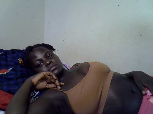 African-qeen1 live cam on BongaCams