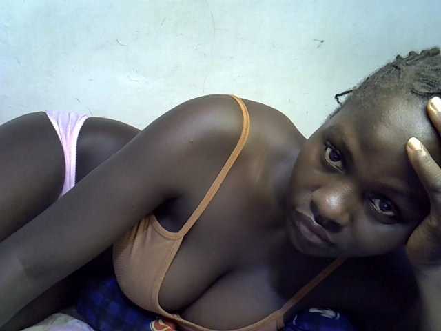 African-qeen1 live cam on BongaCams