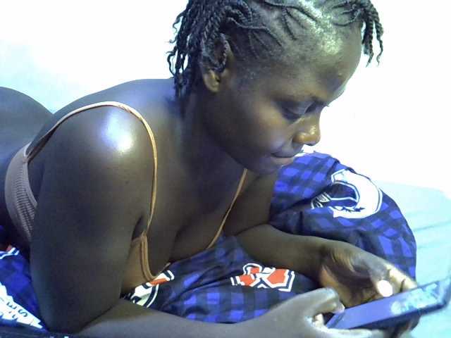 African-qeen1 live cam on BongaCams