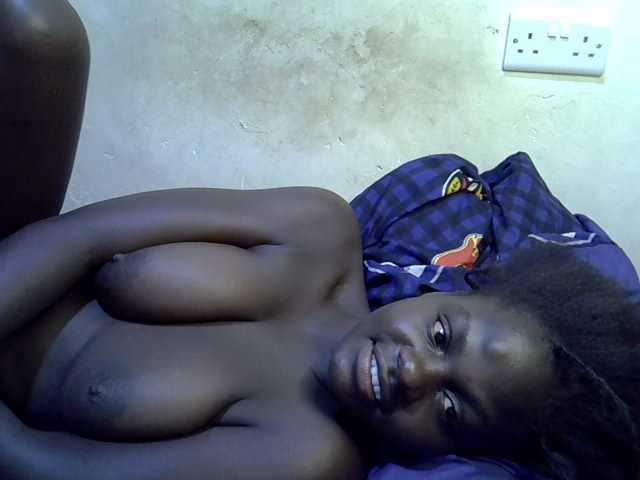African-qeen1 live cam on BongaCams