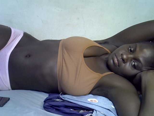 African-qeen1 live cam on BongaCams