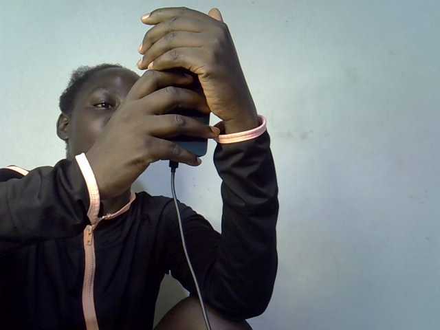 African-qeen1 live cam on BongaCams