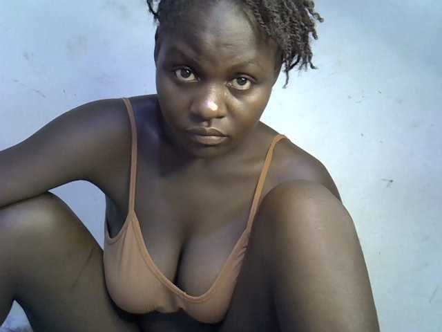 African-qeen1 live cam on BongaCams