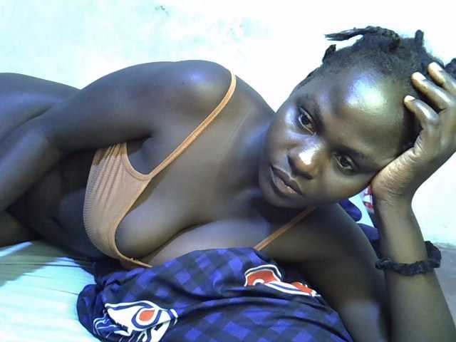 African-qeen1 live cam on BongaCams