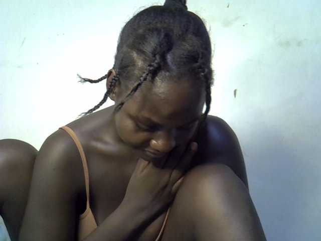 African-qeen1 live cam on BongaCams