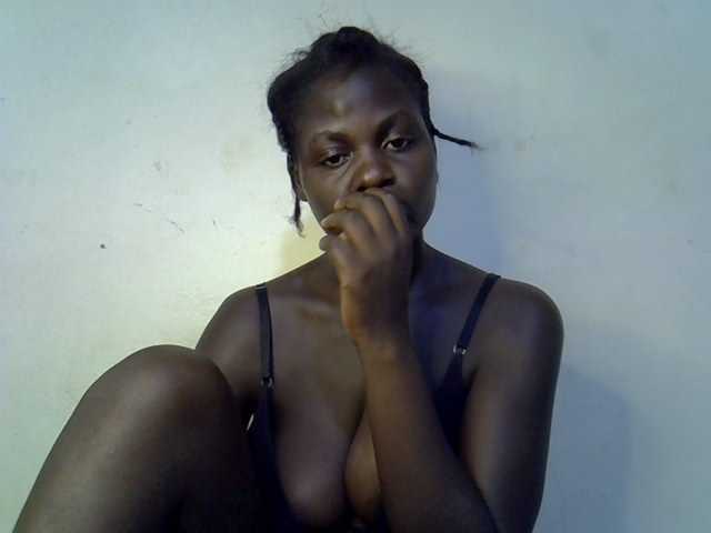 African-qeen1