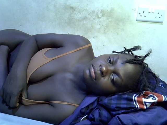 African-qeen1