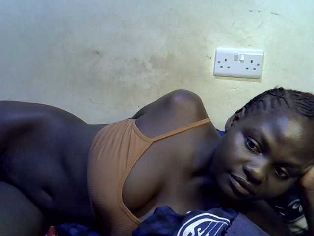 African-qeen1