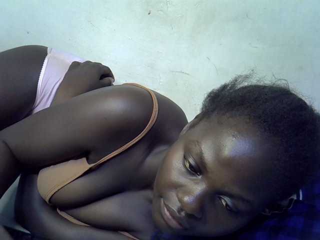 African-qeen1 live cam on BongaCams