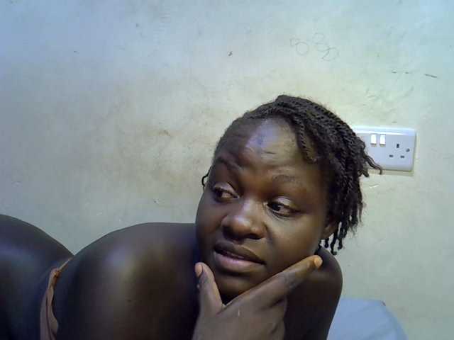 African-qeen1